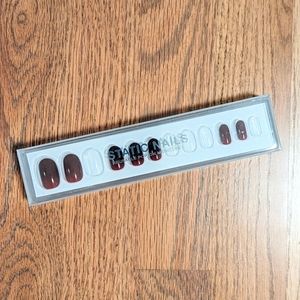 Static Nails ✨ Cherry Liquor ✨ Round